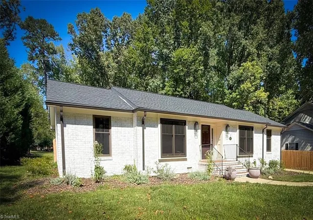 Photo 3 of Sale Pending at 4706 Horseshoe Ln, Greensboro, NC 27410 | MLS# 1235472 | Listing updated on 2026-09-19