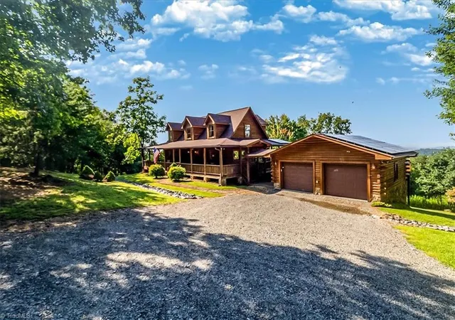 Photo 3 of Single family home for sale at 184 Grandview Cir, Traphill, NC 28685 | MLS# 1233971 | Listing updated on 2026-09-01