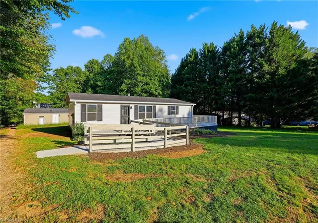 Photo 2 of Sale Pending at 3428 Elledge Ml Rd, North Wilkesboro, NC 28659 | MLS# 1235300 | Listing updated on 2026-09-29
