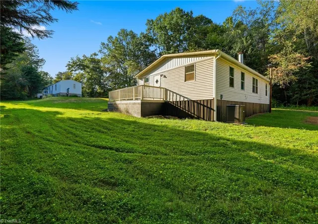 Photo 3 of Sale Pending at 3428 Elledge Ml Rd, North Wilkesboro, NC 28659 | MLS# 1235300 | Listing updated on 2026-09-29