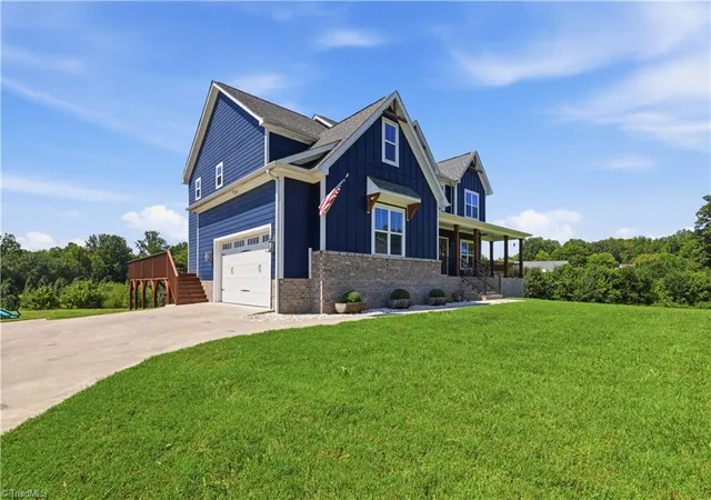 Photo 2 of Single family home for sale at 180 Eagle's Landing Ln, Mocksville, NC 27028 | MLS# 1234675 | Listing updated on 2026-09-09