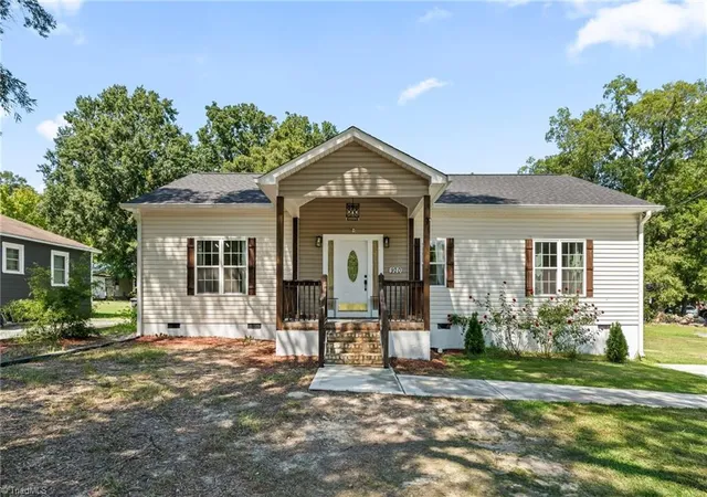Photo 1 of Single family home for sale at 920 Fairway Ave, Thomasville, NC 27360 | MLS# 1234163 | Listing updated on 2026-09-03