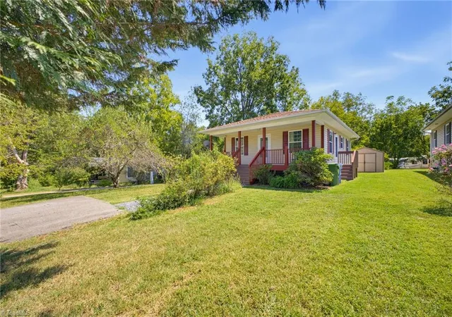 Photo 3 of Single family home for sale at 219 Oakview Rd, Asheville, NC 28806 | MLS# 1233686 | Listing updated on 2026-09-03