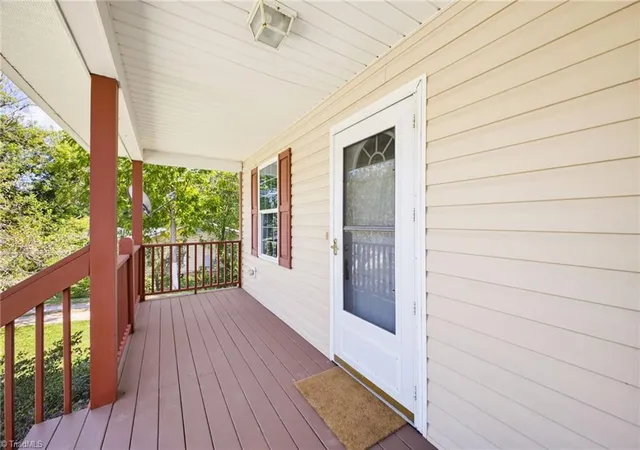 Photo 4 of Single family home for sale at 219 Oakview Rd, Asheville, NC 28806 | MLS# 1233686 | Listing updated on 2026-09-03