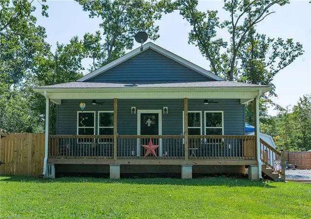Photo 1 of Single family home for sale at 196 8th Avenue, New London, NC 28127 | MLS# 1235142 | Listing updated on 2026-09-10