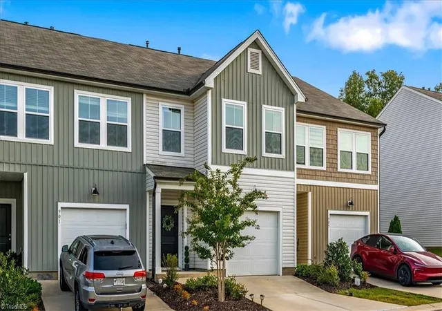 Photo 2 of Single family home for sale at 903 Falls Grv Trl, High Point, NC 27265 | MLS# 1234699 | Listing updated on 2026-09-13