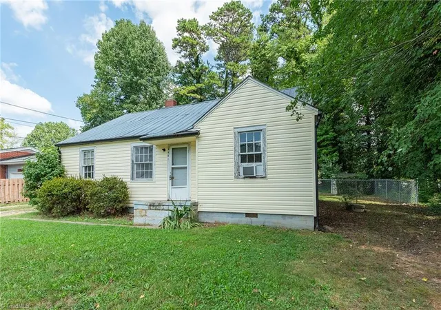 Photo 3 of Single family home for sale at 4421 Old Lexington Rd, Winston Salem, NC 27107 | MLS# 1234966 | Listing updated on 2026-09-09