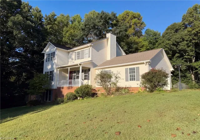 Photo 1 of Single family home for sale at 3888 Courtland Cir, Thomasville, NC 27360 | MLS# 1235273 | Listing updated on 2026-09-16