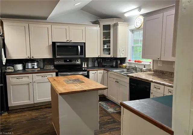 Photo 3 of Single family home for sale at 1016 Sanders Shelton Rd, Westfield, NC 27053 | MLS# 1234223 | Listing updated on 2026-09-05