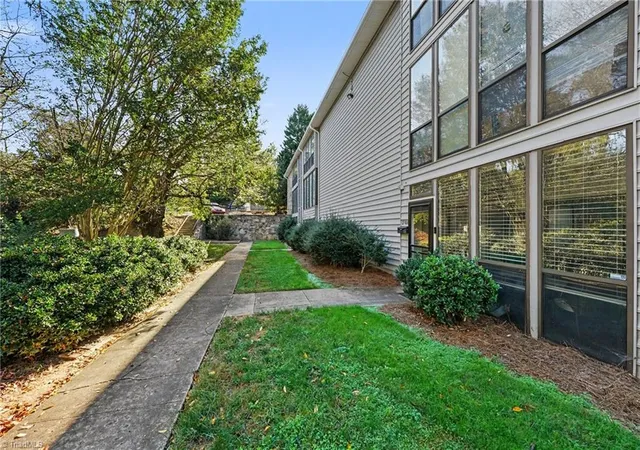 Photo 3 of Single family home for sale at 2904 Ramsgate Ct, Winston Salem, NC 27106 | MLS# 1238264 | Listing updated on 2026-10-15