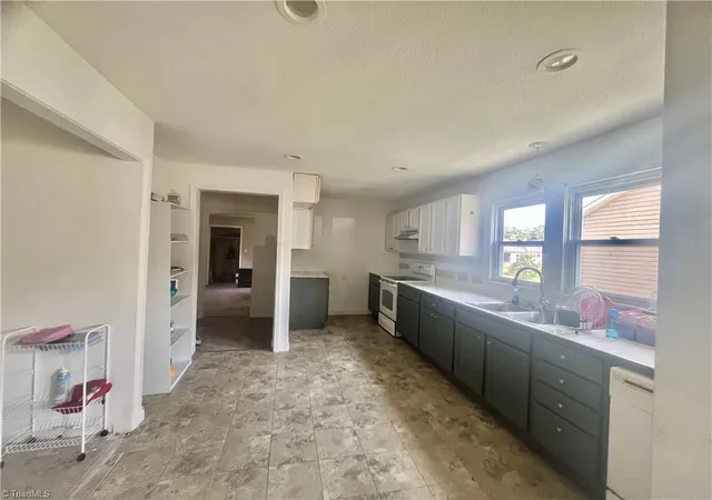Photo 4 of Single family home for sale at 608 Unity St, Thomasville, NC 27360 | MLS# 1236446 | Listing updated on 2026-09-22