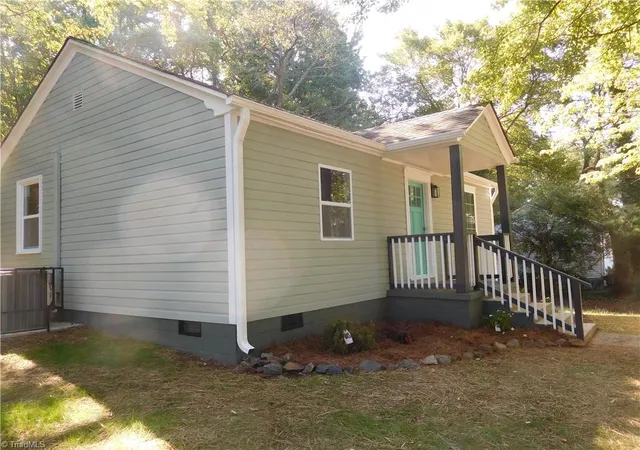 Photo 1 of Single family home for sale at 144 Edgewood Cir, Winston Salem, NC 27127 | MLS# 1234053 | Listing updated on 2026-09-15
