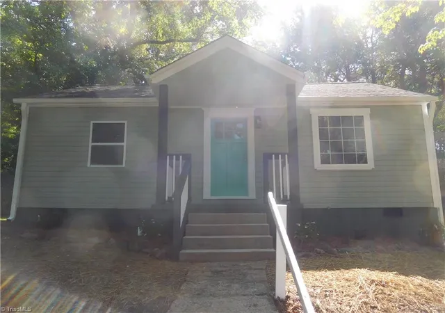 Photo 3 of Single family home for sale at 144 Edgewood Cir, Winston Salem, NC 27127 | MLS# 1234053 | Listing updated on 2026-09-15
