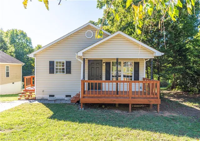 Photo 1 of Single family home for sale at 2822 Lomond St, Winston Salem, NC 27127 | MLS# 1238864 | Listing updated on 2026-10-13