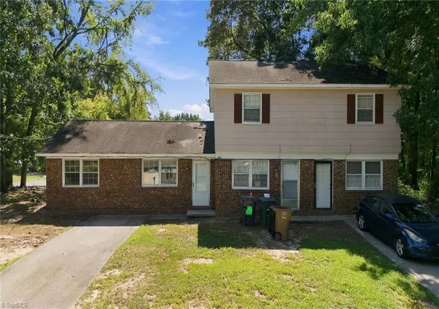 Photo 1 of Sale Pending at 2904 Ingleside Ave, Greensboro, NC 27405 | MLS# 1236140 | Listing updated on 2026-10-03