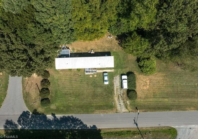 Photo 3 of Sale Pending at 3525 Piedmont Memorial Dr, Winston Salem, NC 27107 | MLS# 1235909 | Listing updated on 2026-09-25