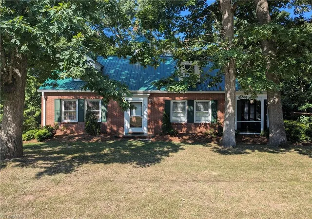 Photo 2 of Single family home for sale at 108 Ford St, Thomasville, NC 27360 | MLS# 1234260 | Listing updated on 2026-09-02