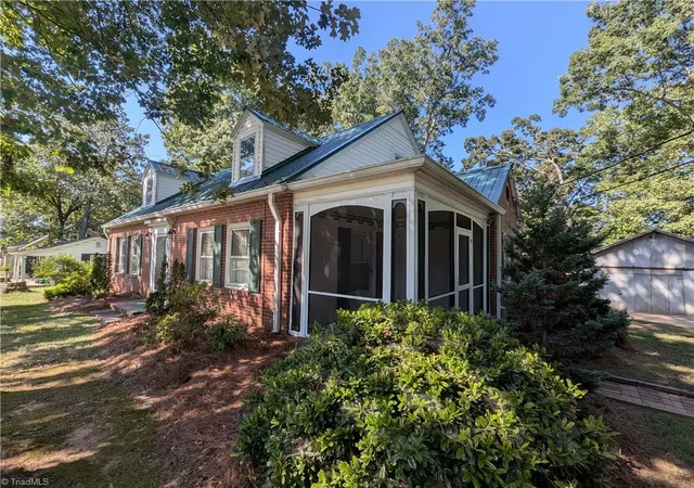 Photo 3 of Single family home for sale at 108 Ford St, Thomasville, NC 27360 | MLS# 1234260 | Listing updated on 2026-09-02