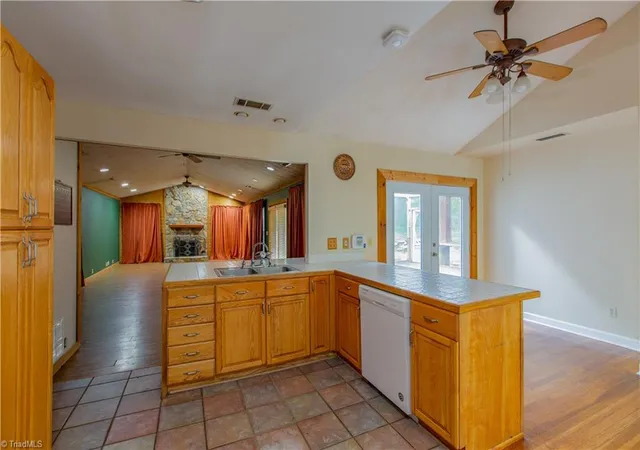 Photo 4 of Single family home for sale at 1511 Sharon Rd, Winston Salem, NC 27103 | MLS# 1234284 | Listing updated on 2026-10-07