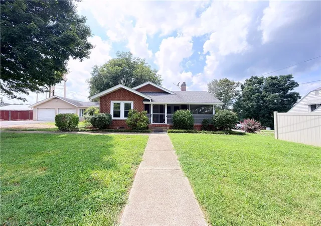 Photo 2 of Single family home for sale at 536 Main St, Jonesville, NC 28642 | MLS# 1234058 | Listing updated on 2026-10-01