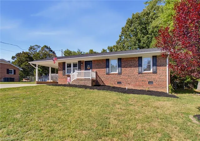 Photo 3 of Single family home for sale at 309 Bedford Dr, Eden, NC 27288 | MLS# 1235987 | Listing updated on 2026-09-17