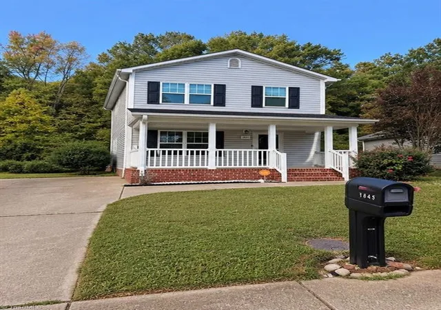 Photo 1 of Single family home for sale at 1845 Willow Oak Way, Winston Salem, NC 27105 | MLS# 1239442 | Listing updated on 2026-10-23
