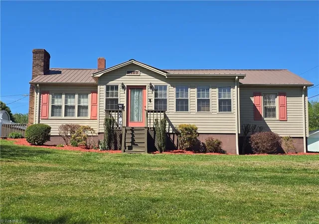 Photo 2 of Sale Pending at 1989 Pads Rd, North Wilkesboro, NC 28659 | MLS# 1234707 | Listing updated on 2026-09-16