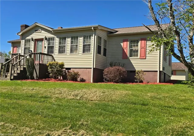 Photo 3 of Sale Pending at 1989 Pads Rd, North Wilkesboro, NC 28659 | MLS# 1234707 | Listing updated on 2026-09-16