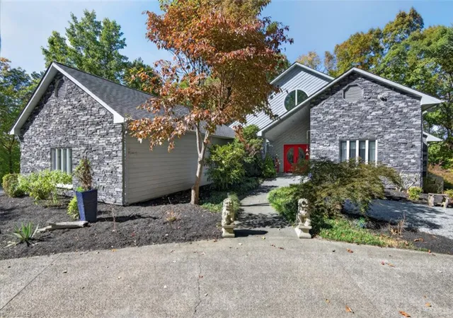 Photo 1 of Single family home for sale at 1740 Foxcliff Dr, Mebane, NC 27302 | MLS# 1240094 | Listing updated on 2026-10-29