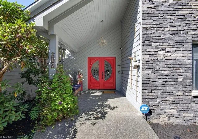 Photo 2 of Single family home for sale at 1740 Foxcliff Dr, Mebane, NC 27302 | MLS# 1240094 | Listing updated on 2026-10-29