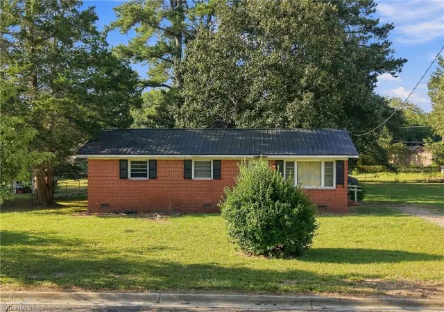 Photo 2 of Single family home for sale at 302 E 17th Street, Scotland Neck, NC 27874 | MLS# 1234864 | Listing updated on 2026-09-17
