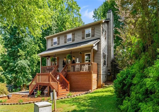Photo 2 of Single family home for sale at 7317 Farmbrook Pl, Thomasville, NC 27360 | MLS# 1233976 | Listing updated on 2026-09-17
