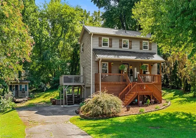 Photo 3 of Single family home for sale at 7317 Farmbrook Pl, Thomasville, NC 27360 | MLS# 1233976 | Listing updated on 2026-09-17