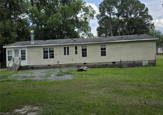 Photo 2 of Manufactured home for sale at 503 Hillsboro St, Mount Olive, NC 28365 | MLS# 1235155 | Listing updated on 2026-09-10