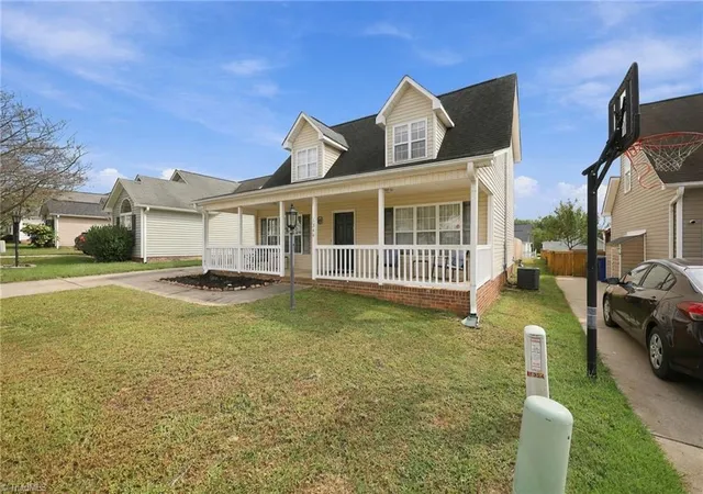 Photo 3 of Single family home for sale at 1344 Lighthouse Ln, Winston Salem, NC 27127 | MLS# 1236426 | Listing updated on 2026-09-28