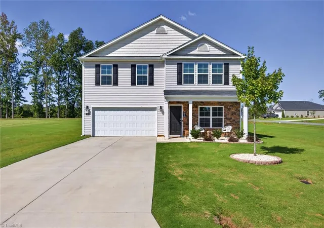 Photo 1 of Single family home for sale at 118 Tanager Trl, Lexington, NC 27295 | MLS# 1235465 | Listing updated on 2026-09-19