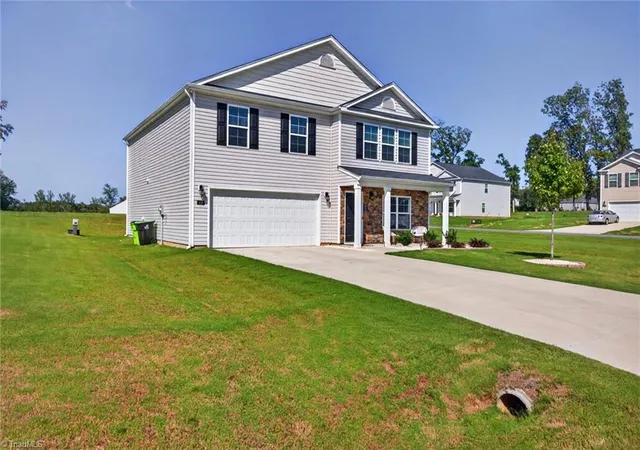 Photo 2 of Single family home for sale at 118 Tanager Trl, Lexington, NC 27295 | MLS# 1235465 | Listing updated on 2026-09-19