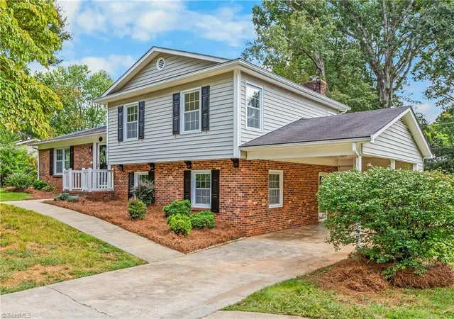 Photo 1 of Sale Pending at 4816 Welwyn Rd, Winston Salem, NC 27104 | MLS# 1235736 | Listing updated on 2026-10-03