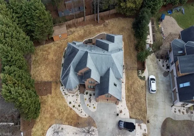 Photo 3 of Single family home for sale at 1106 Double Oaks Rd, Greensboro, NC 27410 | MLS# 1230734 | Listing updated on 2026-09-29