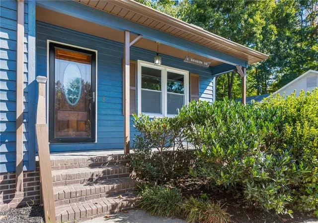 Photo 3 of Sale Pending at 4 Sharon Dr, Thomasville, NC 27360 | MLS# 1235361 | Listing updated on 2026-10-10