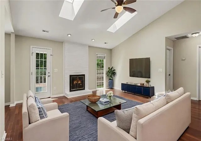 Photo 3 of Single family home for sale at 4123 Silver Fox Ct, High Point, NC 27265 | MLS# 1234394 | Listing updated on 2026-09-03