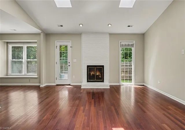 Photo 4 of Single family home for sale at 4123 Silver Fox Ct, High Point, NC 27265 | MLS# 1234394 | Listing updated on 2026-09-03