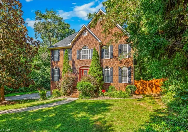 Photo 3 of Single family home for sale at 604 Doe Run Dr, Kernersville, NC 27284 | MLS# 1234157 | Listing updated on 2026-09-15