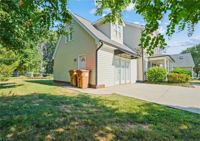 Photo 3 of Single family home for sale at 111 Hidden Crk Rd, Winston Salem, NC 27127 | MLS# 1234926 | Listing updated on 2026-09-14