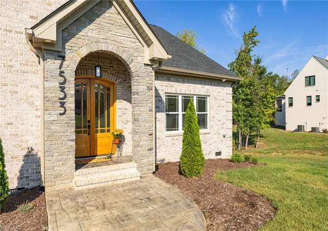 Photo 3 of Single family home for sale at 7533 Shadow Crk Dr, Summerfield, NC 27358 | MLS# 1236325 | Listing updated on 2026-10-04