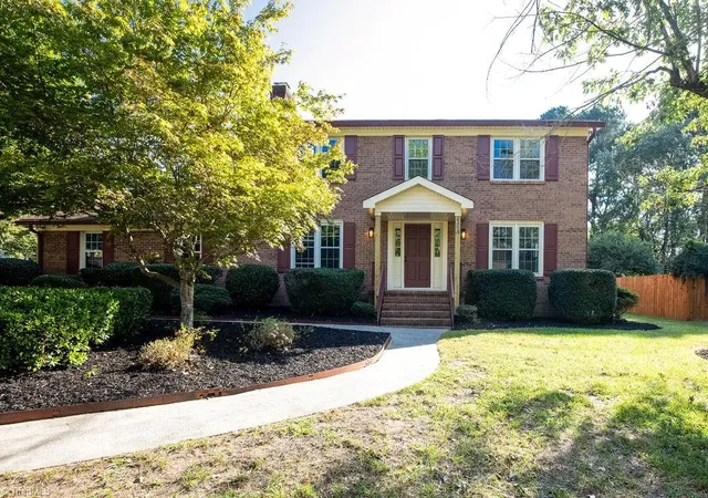 Photo 1 of Single family home for sale at 4302 Oak Holw Dr, High Point, NC 27265 | MLS# 1236202 | Listing updated on 2026-09-26