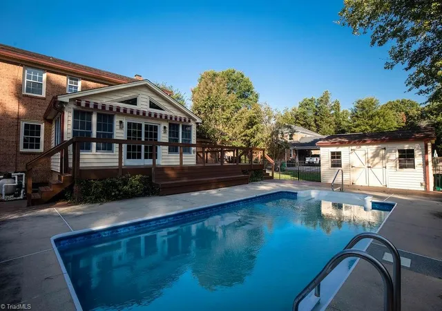 Photo 2 of Single family home for sale at 4302 Oak Holw Dr, High Point, NC 27265 | MLS# 1236202 | Listing updated on 2026-09-26