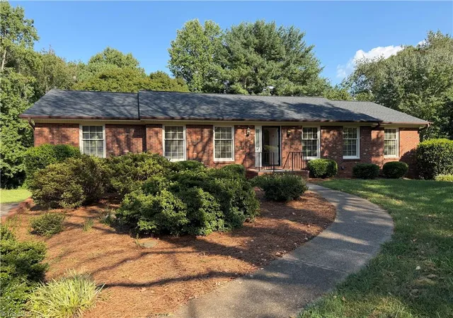 Photo 1 of Sale Pending at 7525 Eppingwood Ct, Clemmons, NC 27012 | MLS# 1235320 | Listing updated on 2026-10-05
