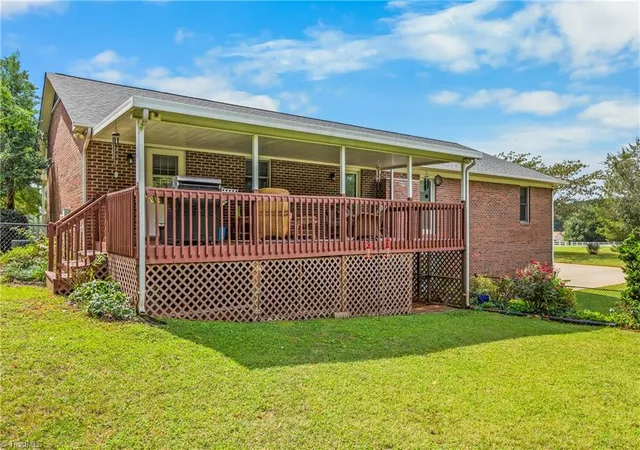 Photo 3 of Single family home for sale at 1357 Old Cox Rd, Asheboro, NC 27205 | MLS# 1236547 | Listing updated on 2026-09-24