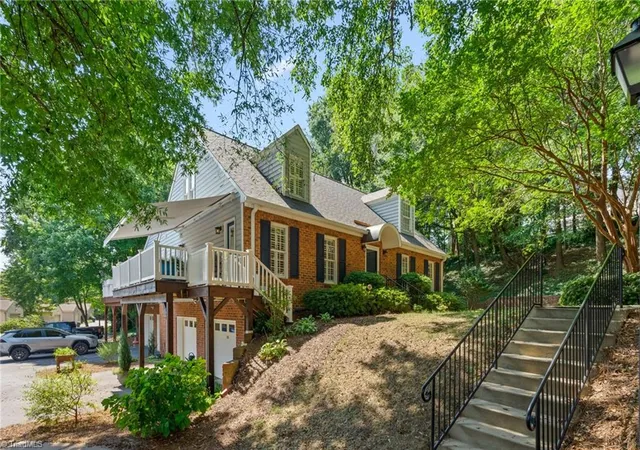 Photo 2 of Single family home for sale at 518 Tanners Park Ct, Winston Salem, NC 27101 | MLS# 1234245 | Listing updated on 2026-09-12